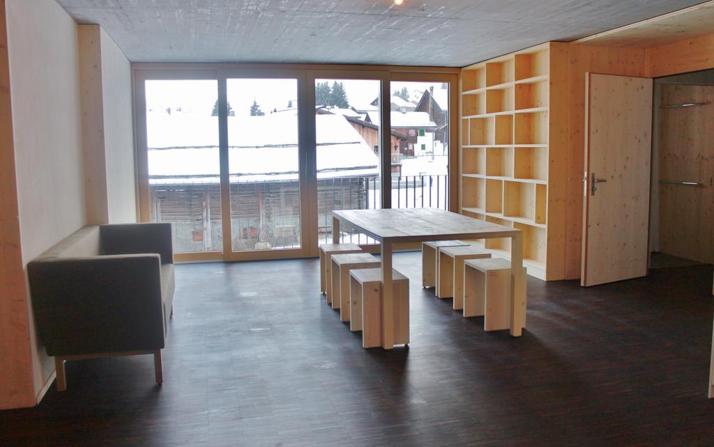 Hostel Nova Casa Spinatscha Sedrun Pokoj fotografie