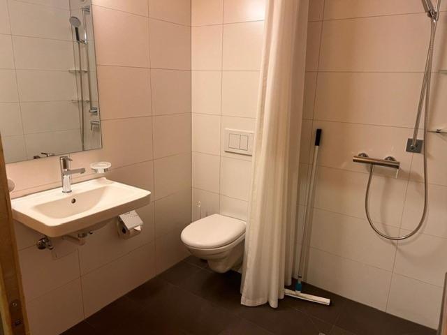 Hostel Nova Casa Spinatscha Sedrun Pokoj fotografie