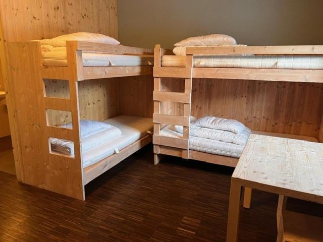 Hostel Nova Casa Spinatscha Sedrun Pokoj fotografie