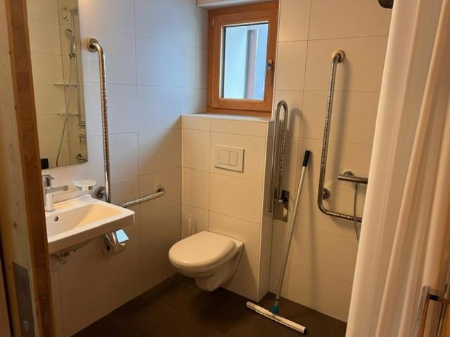 Hostel Nova Casa Spinatscha Sedrun Pokoj fotografie